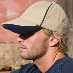 Heavy brushed cotton cap with scallop peak and contrast trim
