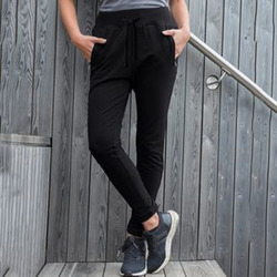 Women's tapered track pants
